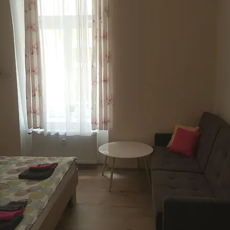 Hlavni 131/50 *